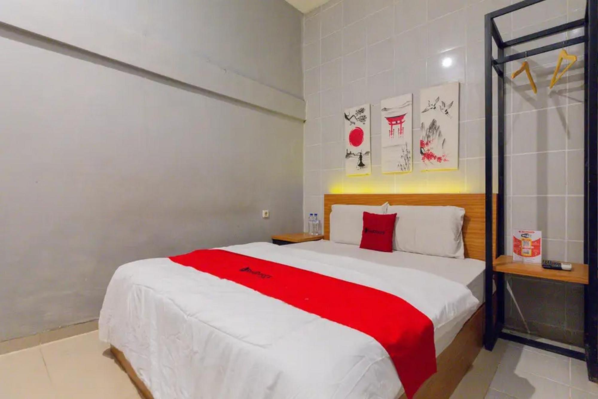 Reddoorz @ Manukan Surabaya Eksteriør billede