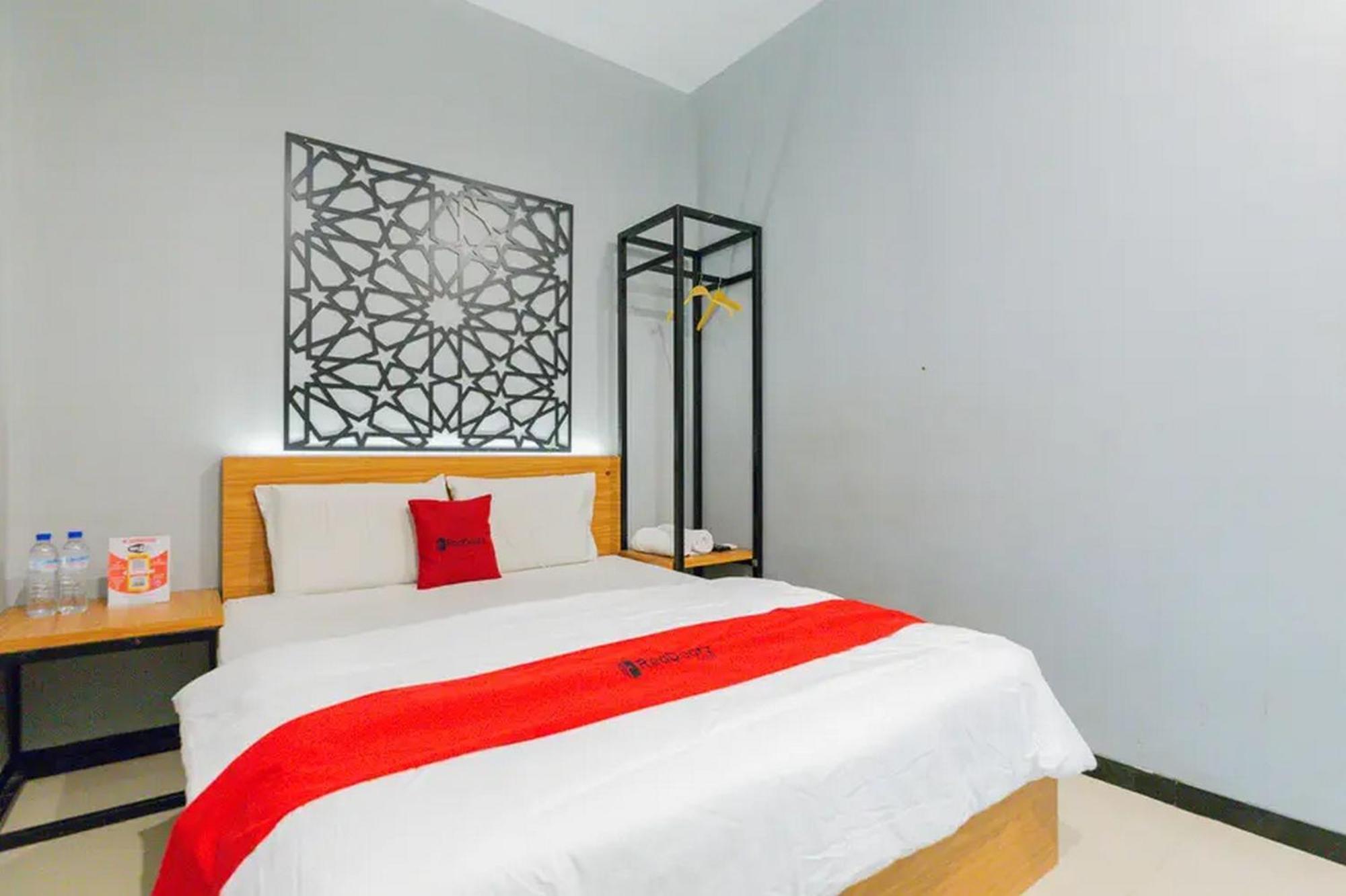 Reddoorz @ Manukan Surabaya Eksteriør billede