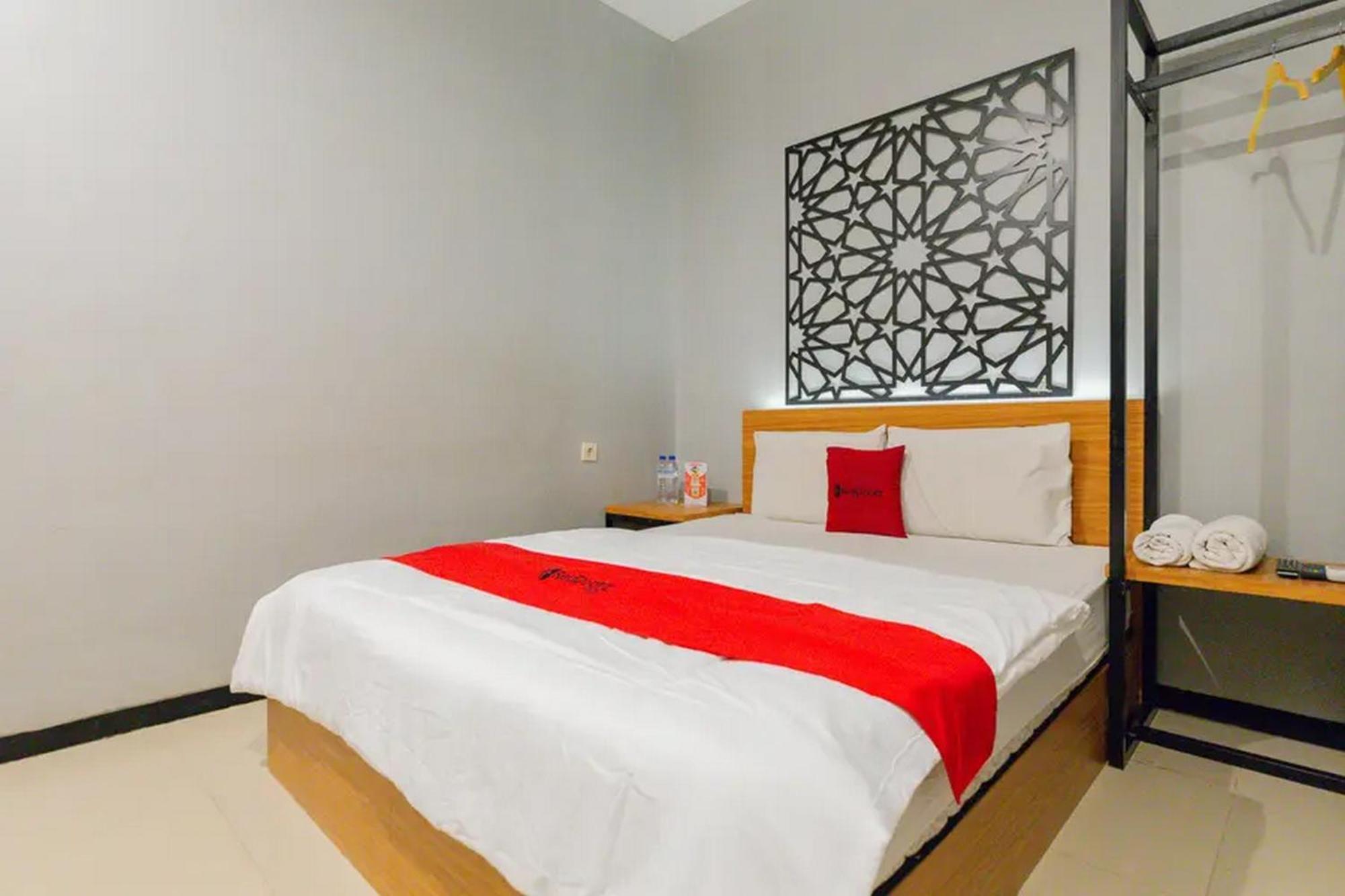 Reddoorz @ Manukan Surabaya Eksteriør billede