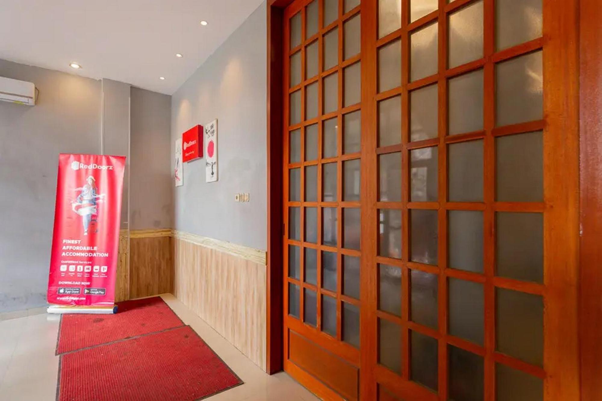 Reddoorz @ Manukan Surabaya Eksteriør billede