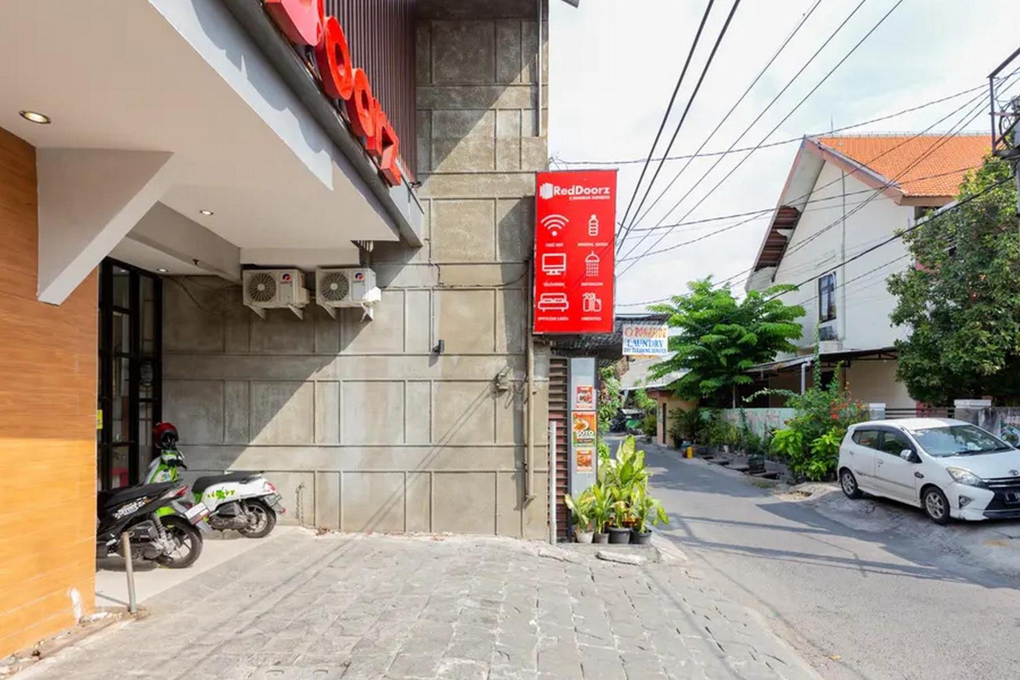 Reddoorz @ Manukan Surabaya Eksteriør billede