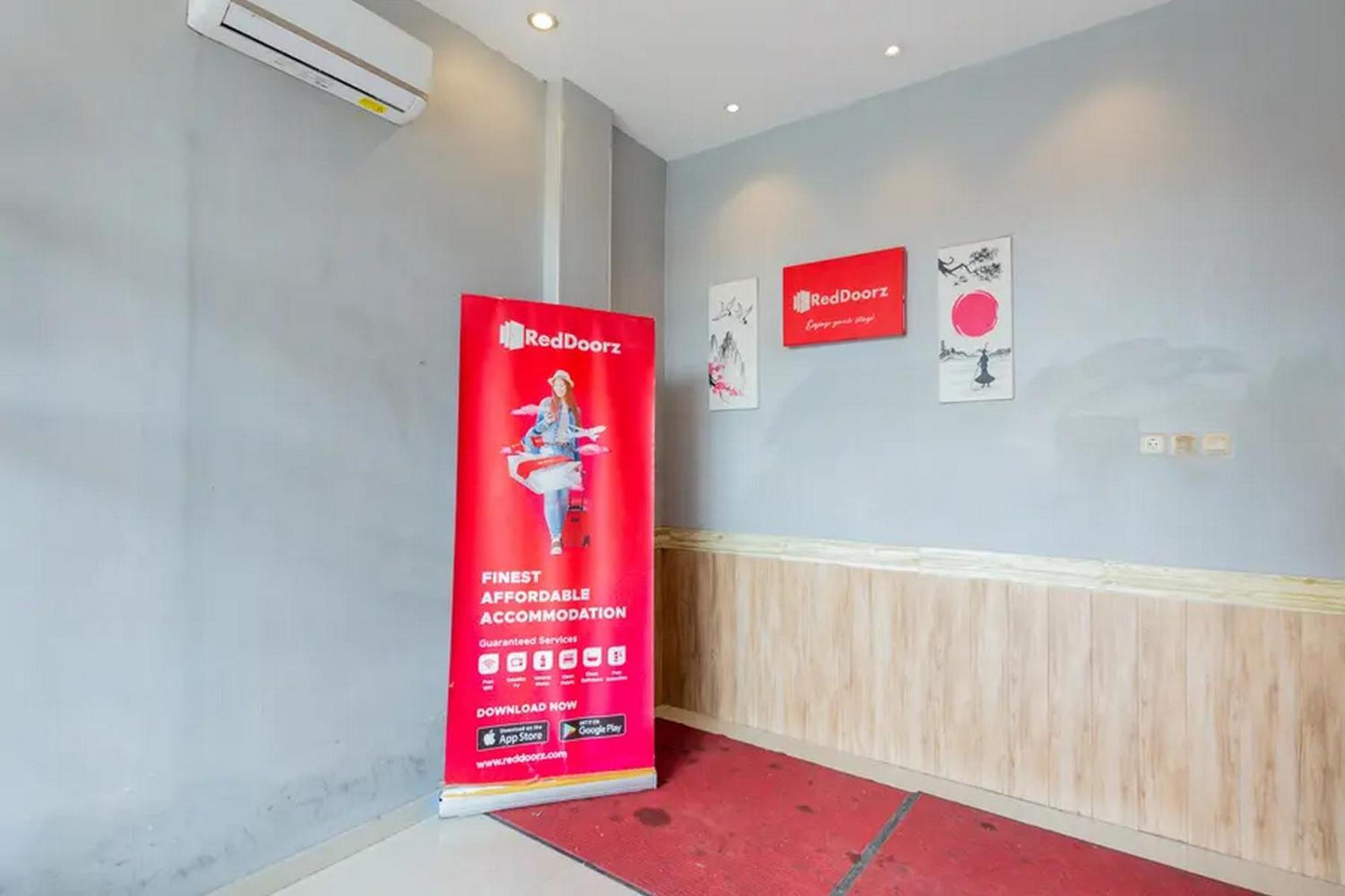 Reddoorz @ Manukan Surabaya Eksteriør billede