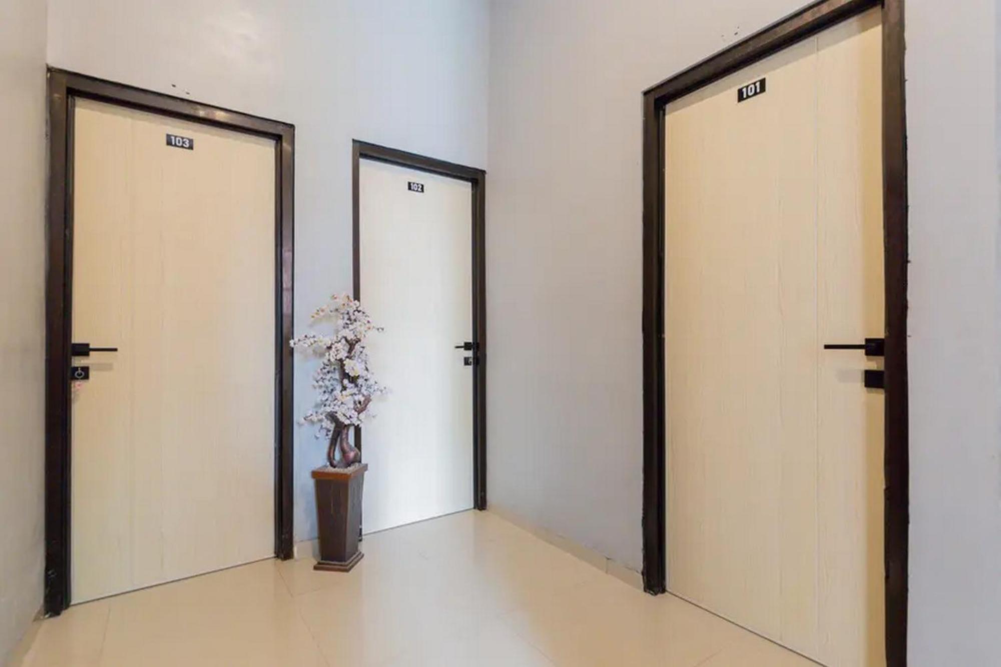 Reddoorz @ Manukan Surabaya Eksteriør billede